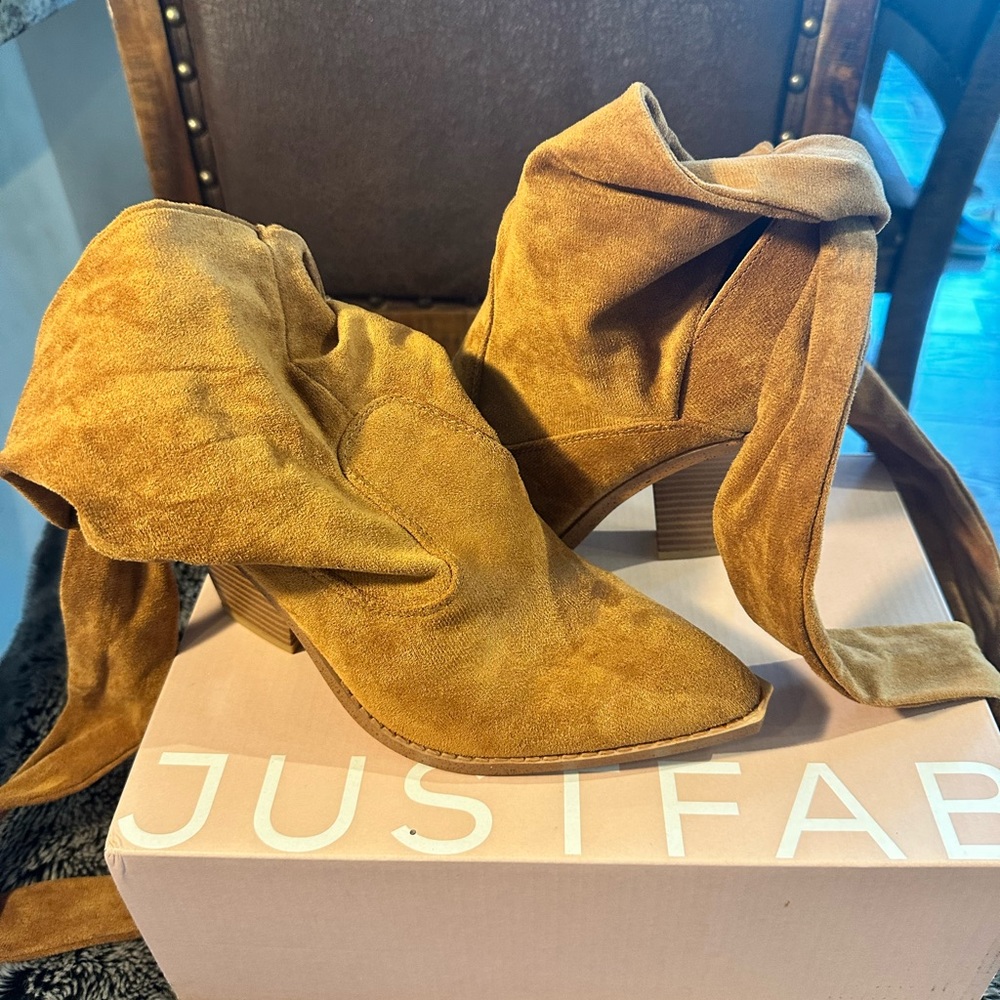 NIB Just Fab Mattie Tan Tie up Booties, size 8